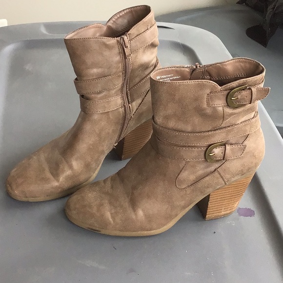 Aerosols booties size 9. Good condition. - Picture 2 of 6